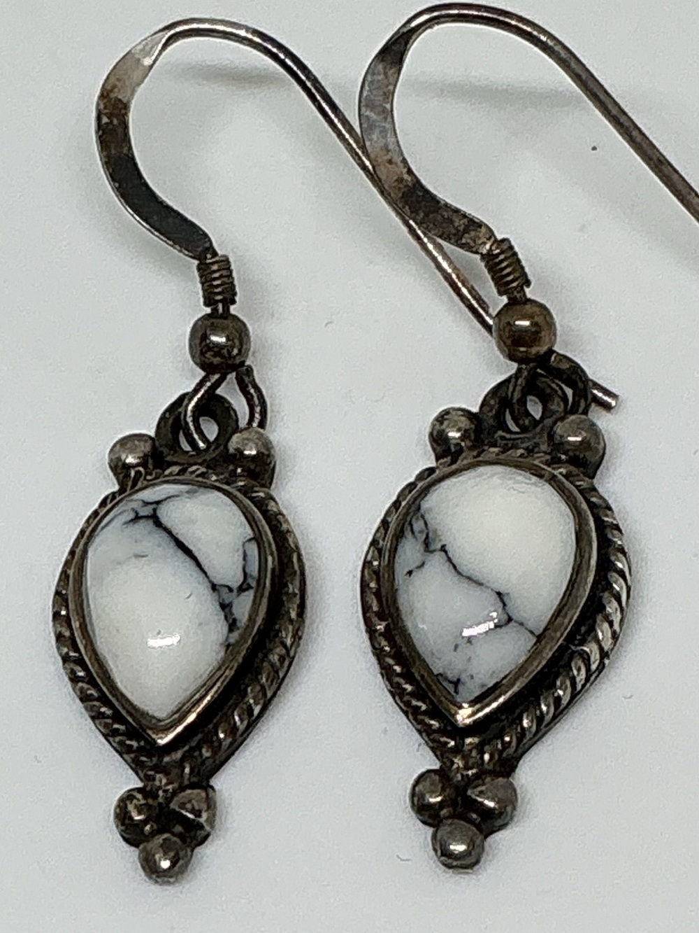 Vintage Sterling White Buffalo Turquoise Teardrop Dangle Earrings Southwestern - Picture 5 of 6